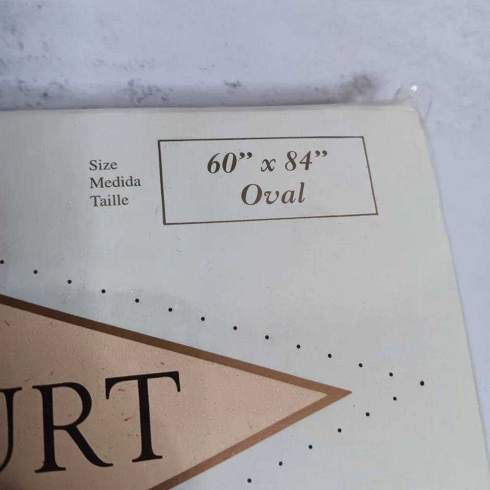 VTG Wilton Court Tablecloth 60x84 Oval Regent Floral Cottagecore Shabby Chic NWT